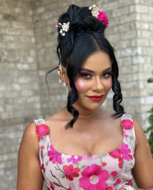 Anila Sajja Instagram - Met Gala 2024!! Definitely ate that up ….. @anilasajja #marriedtomedicine #90spinculs #updo
