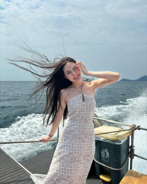 Anis Suwit Instagram - เรือเร็ว เร็วจนผมปลิว 🚢🌺😚 @seudamgo