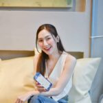 Anis Suwit Instagram - รู้รึยัง คนไทยมีสิทธิ์นะคะ แรงงานนอกระบบก็สามารถใช้สิทธิรักษาฟรีได้ กับสปสช ผ่านแอพพลิเคลั่นที่ให้บริการ ได้แก่ Totale telemed , Clicknik , Saluber MD และ Mordee ครอบคลุมรักษา 42 กลุ่มโรคและอาการที่กำหนด พร้อมส่งยาถึงบ้านผู้ป่วย ไม่ว่าหน่วยบริการตามสิทธิของผู้ป่วยจะอยู่ที่ไหน ทั้งกรุงเทพฯหรือปริมณฑล 5 จังหวัด ได้แก่ นนทบุรี ปทุมธานี สมุทรปราการ สมุทรสาคร และนครปฐม วิธีการรับบริการให้ผู้ป่วยติดต่อ Application ที่ให้บริการ มี 4 App ดังนี้ 1. Totale Telemed (โททอลเล่เทเลเมด ให้บริการโดย เดอะโททอลเล่คลินิก 2.Clicknic ( คลิกนิก ) ให้บริการโดยคลิกนิกเฮลท์คลินิกเวชกรรม 3. Saluber MD (ซาลูเบอร์ เอ็ม ดี) ให้บริการโดยสุขสบายคลินิกเวชกรรม 4. Mordee (หมอดี) ให้บริการโดยชีวีบริรักษ์ คลินิกเวชกรรม กลุ่มโรค 42 อาการที่ครอบคลุม รายละเอียดคลิก>> https://www.nhso.go.th/news/4078 สอบถามรายละเอียดเพิ่มเติมได้ที่ 1.สายด่วน สปสช. 1330 2.ช่องทางออนไลน์ 3. Line official สปสช. @nhso #HealthCareSelfCare #คนไทยมีสิทธิ์นะคะ #สปสช #แรงงานนอกระบบ