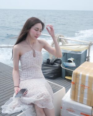 Anis Suwit Instagram - เรือเร็ว เร็วจนผมปลิว 🚢🌺😚 @seudamgo