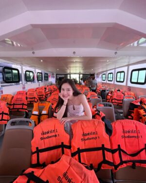 Anis Suwit Instagram - เรือเร็ว เร็วจนผมปลิว 🚢🌺😚 @seudamgo