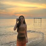 Anis Suwit Instagram - End of summer 🌅
