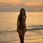 Anis Suwit Instagram - End of summer 🌅