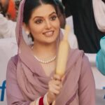 Anita Devgan Instagram - SASS v/s NOOH (Chakla v/s Velna) 🔥 Asli votaan darmeyaan filmy votaan da vi lao nazara! Nooh Sass vicho kaun maregi baazi? 7 June nu rehna result layi tyaar! Full song releasing tomorrow 🔥🫶🏻 @nirmalrishiofficial @anitadevgan101 @ghuggigurpreet @karamjitanmol @nishabano @harbysangha @nimainsasskuttni2 @banwaitfilms @saregamapunjabi @omjeegroupofficial @mohitbanwait @yoodleefilms @thebossmusicworld @dharambir_bhangu @mann30preet @sudhirmakeup @salman__official33 @label_ramtex #Electionsong #NiMainSassKuttni2