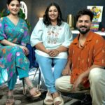 Anita Devgan Instagram - ਨੌਹ ਤੇ ਸੱਸ ਨਾਲ ਬੋਹੁਤ ਸੋਹਣੀਆਂ ਗੱਲਾਂ ਹੋਈਆਂ - Ni main sass kutni 2 ਦੀ CAST ਨਾਲ PODCAST very soon . #podcast #punjabimovies #amanaujla #theamanaujlashow