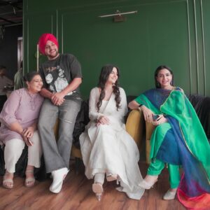 Anita Devgan Instagram - Pariyaan diyaan Raaniyaan ❤️❤️❤️
@tanvinagi.official @anitadevgan101 @nishabano 🎬🎭👌