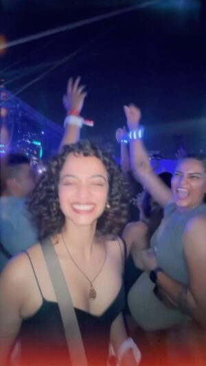 Anjali Sivaraman Instagram - Going to watch @coldplay with my friends was like living a dream ❤️❤️❤️ SO grateful I was able to do this! All the blood, sweat and tears are worth it when you eventually get to experience moments like these 🥰🥰🥰

P.S. I attempted to do a pole and failed miserably 🥲 so maybe next time 

#concert #livemusic #coldplay #coldplaylive #coldplayconcert #coldplaybangkok