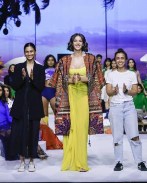 Anjali Sivaraman Instagram - Wrapped up an amazing weekend wearing a gorgeous dress by @saakshakinni at the Lakmé Fashion Week!
The fusion of resort wear collection and my favourite getaway partner, Corona, was one for the books. 
Couldn’t have asked for a better way to #LogOffLimeIn.

#LakmeFashionWeek #SummerEscapes #UnwindInStyle #CoronaIndia #LogOffLimeIn #LFW #FDCI