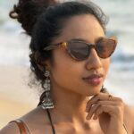 Anjana Mohan Instagram - Photography : @abhijithretouch #beachvibes #fashion #portrait #iphoneography #dusky #look #lookoftheday #beach #vibes #nomakeup #style