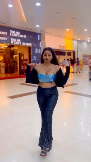 Anjana Mohan Instagram - #trendingreels #reelsinstagram 
#beautiful #beauty #attitude 
#lookoftheday #instaviral 
#black  #blue  #actress #actor 
#fashion #fashionmodel