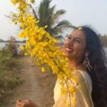 Anjana Mohan Instagram - കണിക്കൊന്ന പൂ വലിച്ചിട്ടു പറിച്ചപ്പോൾ .., . #vishu #happy #happyvishu #keralasaree #tradtional