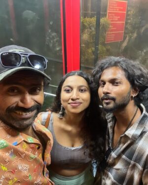 Anjana Mohan Instagram - Spending time with you always enjoyable 
@shinetomchacko_official  @abhijithretouch 
.
#shinetomchacko #actor 
#friendship