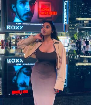 Anjana Mohan Instagram - #anjanamohan #uae #fashion #style #outfit 
#lookoftoday #beauty #attitude #photography 
#iphonography