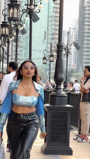 Anjana Mohan Instagram - Habibi come to dubai 
.
#dubai #uae #photoshoot #photography 
#attitude #reels #reelsinstagram #reels 
#arabi #arabgirls #dubailife #dubai🇦🇪 
#videography #videos #instadaily 
#influencer #vlog #anjanamohan #actor
