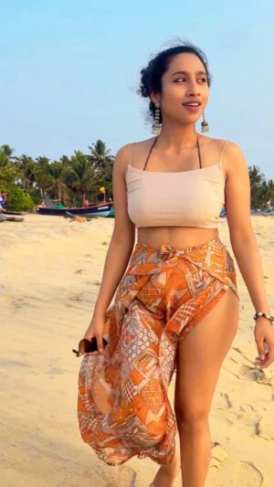 Anjana Mohan Instagram - #reels #reelsinstagram #instagram #trending #viral #explore #love #instagood #explorepage #tiktok #reelitfeelit #india #follow #photography #fyp #reel #instadaily #followforfollowback #reelsvideo #likeforlikes #like #fashion #memes #foryou #reelkarofeelkaro #music #o #insta #instagramreels #ke