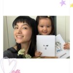 Anjaylia Chan Instagram – Happy Mothers Day! 💖

之前幾年還有點覺得我有份作為母親節主角覺得怪怪的……

但今年真的就很習慣了！

感恩天父爸爸給我機會成為母親💖

看着三位黃小姐常常覺得很神奇，怎麼能長這麼快？！
( 所以今天來post 她們的舊照片懷念一下。反正她們現在長的都不一樣了，就是現在在街上看到都不會認得出來😂） 

昨天跟 @babyhosanna 上了一個親子花藝班，除了得到韓式母親節花籃，也收穫了我們兩個人的親密時光🌷

還有她和 @babeeliana 分別在學校和art class 親手做的禮物…

也謝謝黃先生今天早上送我的睡覺放題  愛心brunch   包包🫶🏼

謝謝陳媽媽和奶奶一直以來給我示範如何做個好媽媽❤️

祝大家母親節快樂喔💖

P.S. 真的很懷念黃小姐們更小的時候呀😭