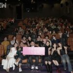 Anjaylia Chan Instagram - 久違了的大銀幕 📽️ 很喜歡這種台幕後一起很努力想要做好一件事的感覺。 很享受刻畫設計一個角色的過程 很喜歡和對手就劇本一起交流 很喜歡這次嘗試用普通話演戲… 希望大家會支持這一套本土愛情電影 #不是你不愛你 . 謝謝公司 @coolstylemgt 前後左右的照顧和愛🫶🏼 . 謝謝久違的 fan club @anjayliafansclub ❤️ 七年不見，二話不說就回歸並全力支持🫶🏼 謝謝大家的愛❤️ 很榮幸跟你們一起成長 . 謝謝愛我的人❤️ 我不可以選擇下一次甚麼時候再見，但我可以選擇去感恩、去努力、去愛你們呀！ . wardrobe @versace stylist @june___chow hair @jamieleehair @hola.hair.pets makeup @meeganmakeup