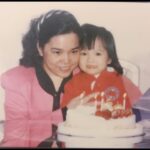 Anjaylia Chan Instagram – Happy Mothers Day! 💖

之前幾年還有點覺得我有份作為母親節主角覺得怪怪的……

但今年真的就很習慣了！

感恩天父爸爸給我機會成為母親💖

看着三位黃小姐常常覺得很神奇，怎麼能長這麼快？！
( 所以今天來post 她們的舊照片懷念一下。反正她們現在長的都不一樣了，就是現在在街上看到都不會認得出來😂） 

昨天跟 @babyhosanna 上了一個親子花藝班，除了得到韓式母親節花籃，也收穫了我們兩個人的親密時光🌷

還有她和 @babeeliana 分別在學校和art class 親手做的禮物…

也謝謝黃先生今天早上送我的睡覺放題  愛心brunch   包包🫶🏼

謝謝陳媽媽和奶奶一直以來給我示範如何做個好媽媽❤️

祝大家母親節快樂喔💖

P.S. 真的很懷念黃小姐們更小的時候呀😭