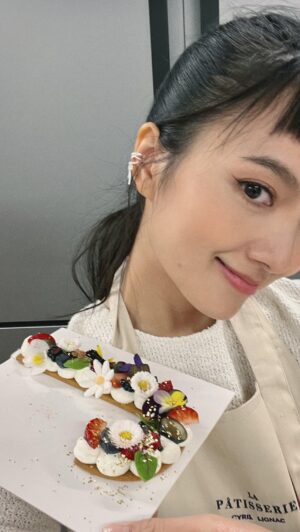 Anjaylia Chan Instagram - 很多朋友好奇我到底在南法做了甚麼…

好吧！來個旅程的總結以作記念🫶🏼

Saint Tropez 真的沒有一處是不好拍的📸

風景、服裝、人物、節目、食物，全都很美好

@longchamp 
#LongchampStTropez 
#LongchampSS24
#longchamphk