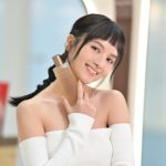 Anjaylia Chan Instagram - 最近工作忙碌，加上小孩特別多活動和學校作業要跟進，真的完全睡不夠。還要遇上天氣乾燥，皮膚好像總是暗沉和缺水… 為了上鏡和出活動可以有最佳狀態，急急把剛到手的fresh 紅茶酵素抗氧精華水開瓶，蘊含雙重發酵紅茶酵素，簡單一支便可以深層保濕和即時有自然光澤感。化妝前用精華水弄濕化妝棉，然後敷在臉上，皮膚便迅速吸飽水和透亮了不少。之後上妝更是貼服很多呢！在臨睡前，我會輕輕拍上紅茶精華水在面上，能強化肌膚抵禦力和加強後續護膚品吸收。 新年來臨，精華水亦換上了全新的龍年包裝。拜年送給親朋戚友最適合不過！由內到外，「龍」光煥發。 fresh新年優惠: 即日起至2月29日，於fresh 專門店或專櫃作任何購物即可參加新春AR Game 贏取茶萃美肌護膚旅行裝一款！ 購買任何一件龍年限定版產品及一件指定茶萃系列產品，即減HK$188 #FreshHK #CNY24 #IgniteThePowerOfNature #HarbourCity @freshbeauty @Veggiempr @harbourcity