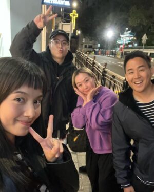 Anjaylia Chan Instagram - 電髮會變時尚嗎？
會嗎？
會嗎？
我坐了四個小時了….

謝謝一直在我身邊的人、謝謝把我放心上的人、謝謝記得我的人。
這星期的學習主題是治癒自己，也拾回自信。

#我的三月
#雜七雜八