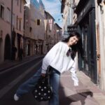 Anjaylia Chan Instagram - Hello Saint Tropez 🩵 我在南法天氣晴 ☀️ 美少女轉身變已去到南法了✨ @longchamp #LongchampStTropez #LongchampSS24 #longchamphk