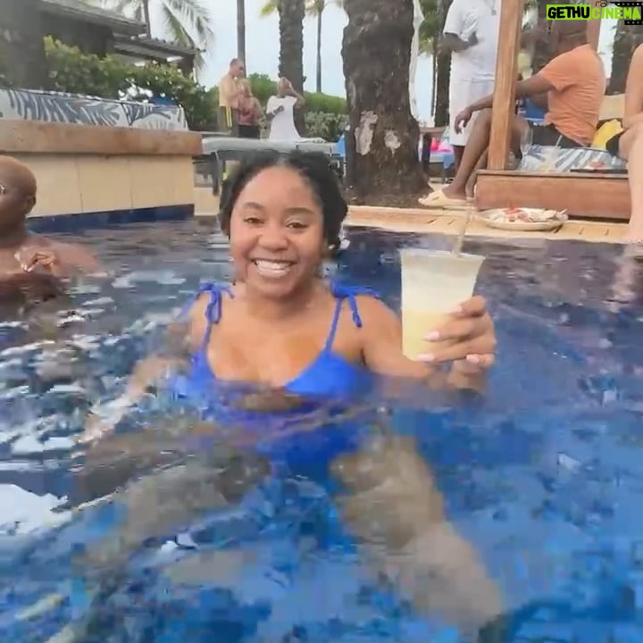 Anjelika Washington - 3 Likes - Refusing to let go of summer.