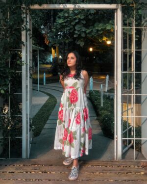 Anju Joseph Instagram - Poove Semboove🌹

Clicked by @fujiajii