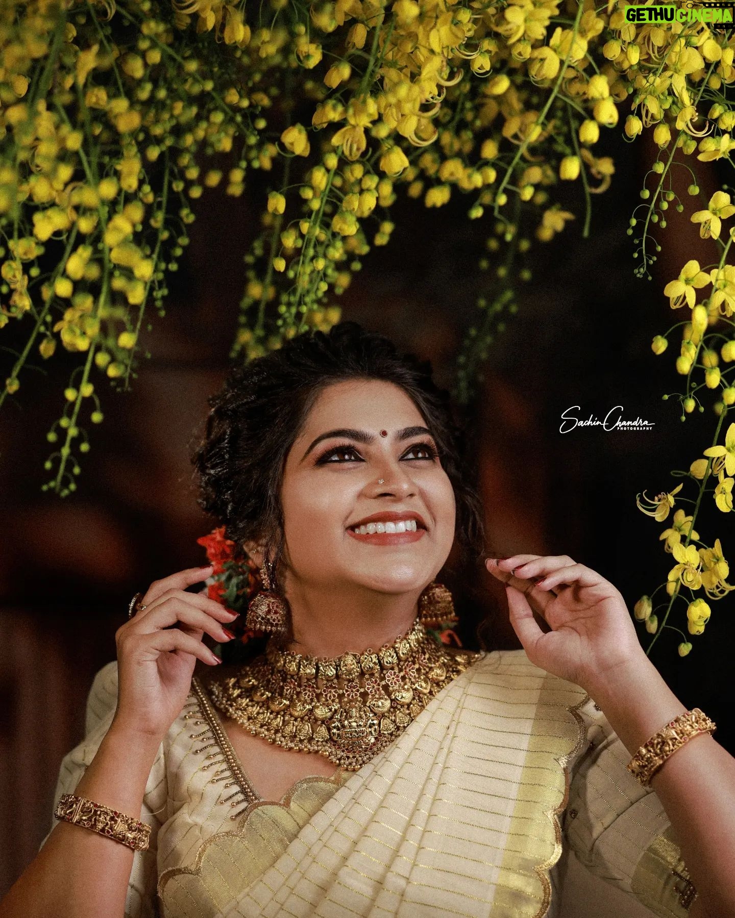 Ankhitha Vinod - 3.3K Likes - 𝐀𝐝𝐯𝐚𝐧𝐜𝐞 𝐇𝐚𝐩𝐩𝐲 𝐕𝐢𝐬𝐡𝐮 💛💖
📸: @sachinchandraphotography
👗 : @saanshi_handloom_kuthambully
💄: @zayanas_makeover
💍 : @gem.forher
#picoftheday #postoftheday #traditional #ketala #vishu #classy #saree #mallugram #keralagram #instagram #instagramam #malayali #natural #keralasaree #trending #traditional #outfit #followme #ankhithavinod #makeover #love #keralagram #love #freestyle #instagood #instareels #reels #followankhithavinod