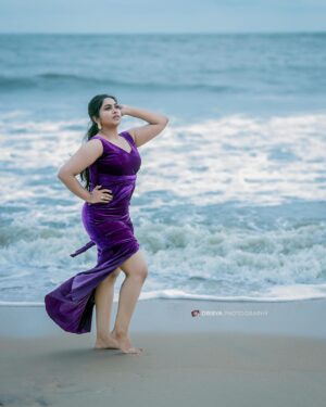 Ankhitha Vinod Instagram - @ankhitha_vinod_official_ 
 @amalraj_drisyaphotography 
@akhil_raj_drisya 

@ansisiyad "The sea, once it casts its spell, holds one in its net of wonder forever." 
@drisyaphotography_ 
@akhil_raj_drisya 

@ankhitha_vinod_official_ 

👗 @ansisiyad 

@beautals

#beach #beachphotography #modelshoot #fashionstyle #photoshoot #kerala #gregorus