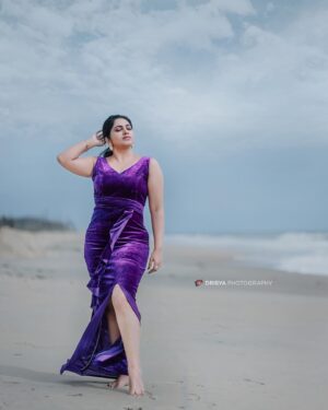 Ankhitha Vinod Instagram - 𝑬𝒔𝒄𝒂𝒑𝒆 𝒕𝒐 𝒕𝒉𝒆 𝑩𝒆𝒂𝒄𝒉 - 𝑻𝒉𝒂𝒕’𝒔 𝒎𝒚 𝑰𝒅𝒆𝒂 𝒐𝒇 𝑷𝒂𝒓𝒂𝒅𝒊𝒔𝒆 ❣️🌊✨

📸 : @drisyaphotography_ 
👗: @ansisiyad 
💄: @beautels_salon 

#beachphotography #beach #water #purple #model #malayalamactor #photoshoot #instagramreels #actress #actresslife