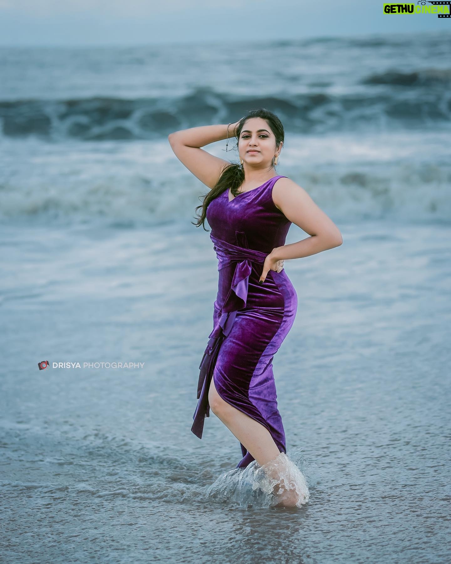 Ankhitha Vinod - 2.7K Likes - 𝑬𝒔𝒄𝒂𝒑𝒆 𝒕𝒐 𝒕𝒉𝒆 𝑩𝒆𝒂𝒄𝒉 - 𝑻𝒉𝒂𝒕’𝒔 𝒎𝒚 𝑰𝒅𝒆𝒂 𝒐𝒇 𝑷𝒂𝒓𝒂𝒅𝒊𝒔𝒆 ❣️🌊✨
📸 : @drisyaphotography_
👗: @ansisiyad
💄: @beautels_salon
#beachphotography #beach #water #purple #model #malayalamactor #photoshoot #instagramreels #actress #actresslife