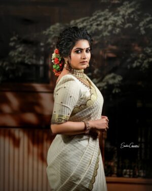 Ankhitha Vinod Instagram - 𝑨𝒆𝒔𝒕𝒉𝒆𝒕𝒊𝒄 𝑻𝒓𝒂𝒅𝒊𝒕𝒊𝒐𝒏𝒂𝒍 💖

📸: @sachinchandraphotography
 👗 : @saanshi_handloom_kuthambully 
💄: @zayanas_makeover
💍 : @gem.forher

#picoftheday #postoftheday #traditional  #ketala #vishu #classy #saree #mallugram #keralagram #instagram #instagramam #malayali  #natural #keralasaree  #trending #traditional #outfit #followme #ankhithavinod #makeover #love #keralagram #love #freestyle #instagood #instareels #reels #followankhithavinod