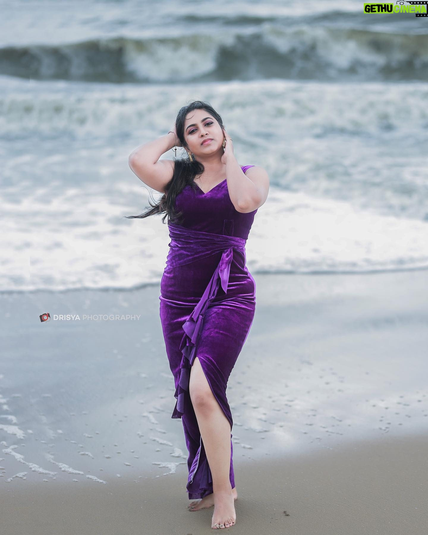 Ankhitha Vinod - 2.7K Likes - 𝑬𝒔𝒄𝒂𝒑𝒆 𝒕𝒐 𝒕𝒉𝒆 𝑩𝒆𝒂𝒄𝒉 - 𝑻𝒉𝒂𝒕’𝒔 𝒎𝒚 𝑰𝒅𝒆𝒂 𝒐𝒇 𝑷𝒂𝒓𝒂𝒅𝒊𝒔𝒆 ❣️🌊✨
📸 : @drisyaphotography_
👗: @ansisiyad
💄: @beautels_salon
#beachphotography #beach #water #purple #model #malayalamactor #photoshoot #instagramreels #actress #actresslife