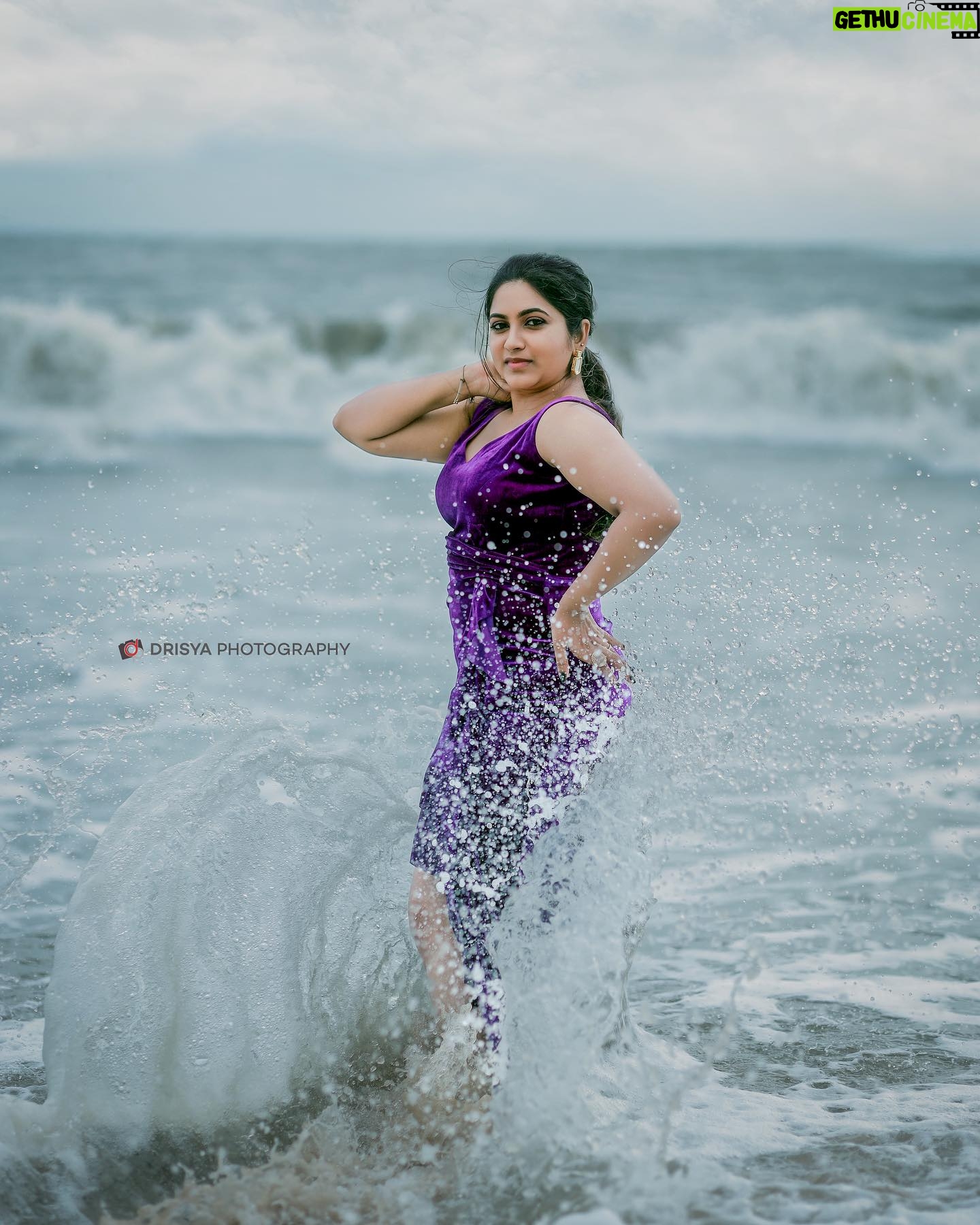 Ankhitha Vinod - 2.7K Likes - 𝑬𝒔𝒄𝒂𝒑𝒆 𝒕𝒐 𝒕𝒉𝒆 𝑩𝒆𝒂𝒄𝒉 - 𝑻𝒉𝒂𝒕’𝒔 𝒎𝒚 𝑰𝒅𝒆𝒂 𝒐𝒇 𝑷𝒂𝒓𝒂𝒅𝒊𝒔𝒆 ❣️🌊✨
📸 : @drisyaphotography_
👗: @ansisiyad
💄: @beautels_salon
#beachphotography #beach #water #purple #model #malayalamactor #photoshoot #instagramreels #actress #actresslife