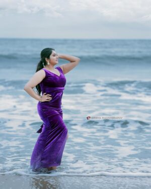 Ankhitha Vinod Instagram - 𝑬𝒔𝒄𝒂𝒑𝒆 𝒕𝒐 𝒕𝒉𝒆 𝑩𝒆𝒂𝒄𝒉 - 𝑻𝒉𝒂𝒕’𝒔 𝒎𝒚 𝑰𝒅𝒆𝒂 𝒐𝒇 𝑷𝒂𝒓𝒂𝒅𝒊𝒔𝒆 ❣️🌊✨

📸 : @drisyaphotography_ 
👗: @ansisiyad 
💄: @beautels_salon 

#beachphotography #beach #water #purple #model #malayalamactor #photoshoot #instagramreels #actress #actresslife