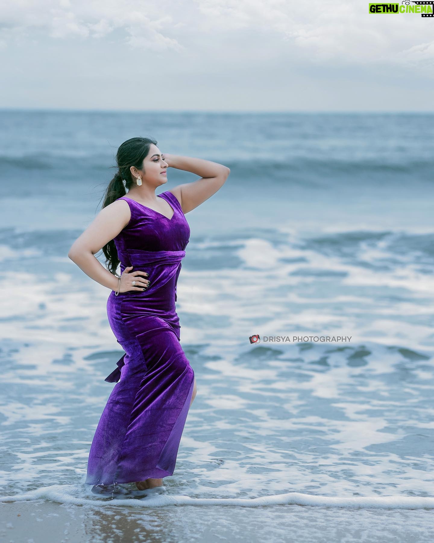 Ankhitha Vinod - 2.7K Likes - 𝑬𝒔𝒄𝒂𝒑𝒆 𝒕𝒐 𝒕𝒉𝒆 𝑩𝒆𝒂𝒄𝒉 - 𝑻𝒉𝒂𝒕’𝒔 𝒎𝒚 𝑰𝒅𝒆𝒂 𝒐𝒇 𝑷𝒂𝒓𝒂𝒅𝒊𝒔𝒆 ❣️🌊✨
📸 : @drisyaphotography_
👗: @ansisiyad
💄: @beautels_salon
#beachphotography #beach #water #purple #model #malayalamactor #photoshoot #instagramreels #actress #actresslife