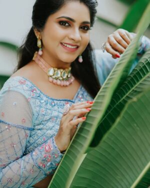 Ankhitha Vinod Instagram - 𝑩𝑳𝑼𝑬-𝒕𝒊𝒇𝒖𝒍 💙✨ _______________________________
👗: @thanuzbridalboutique
📸: @eyebrowweddings @abhiram_eyebrowman
💄: @nezbridalstudio
📿: @riddhi_rental_jewellery
📍: @elixircliff

#latepost #picoftheday #instagram #photoshoot #modelphotography #shooting #actress #blue #powderblue