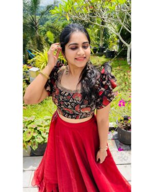 Ankhitha Vinod Instagram - Feeling Gorgeous ❤️
👗: @ahamboutique 
📸: @rajesh_poonthura 
.
#shotoniphone #collaboration #actress #designerwear #mobilephotography #photography #instapost #shootlife #ankhithavinod #croptoplehenga