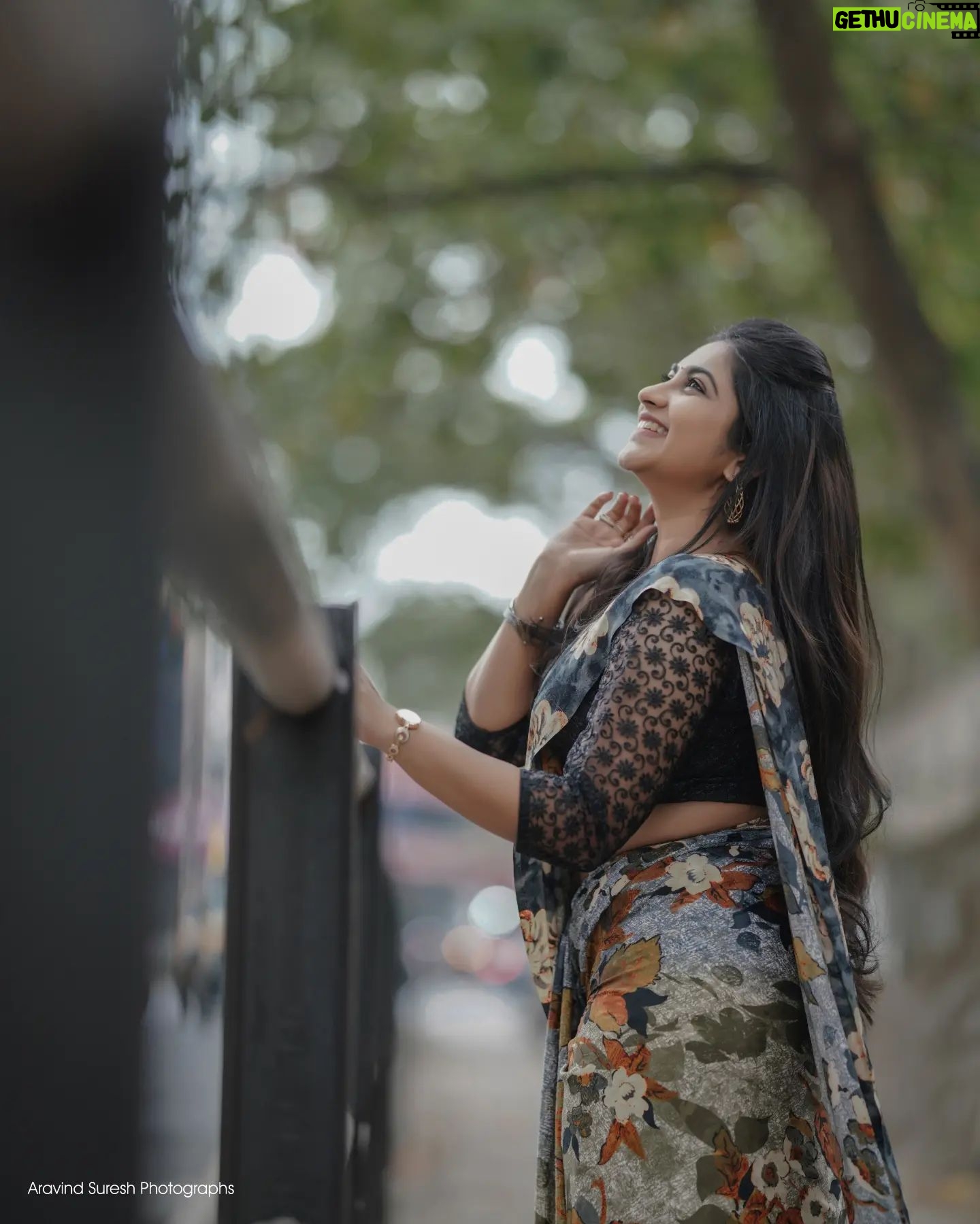 Ankhitha Vinod - 3.5K Likes - 🅦🅐🅝🅓🅔🅡🅔🅡 ❣️🔥
Thiruvalla Road, Bust Stand and Railway station
This was seriously a fun unplanned shoot 😃
📸 : @aravind_vadakkethil
.
#photography #potrait #wanderer #road #railwaystation #busstand #natural #malayalamactress #modelphotography #saree #nomakeup #thiruvalla