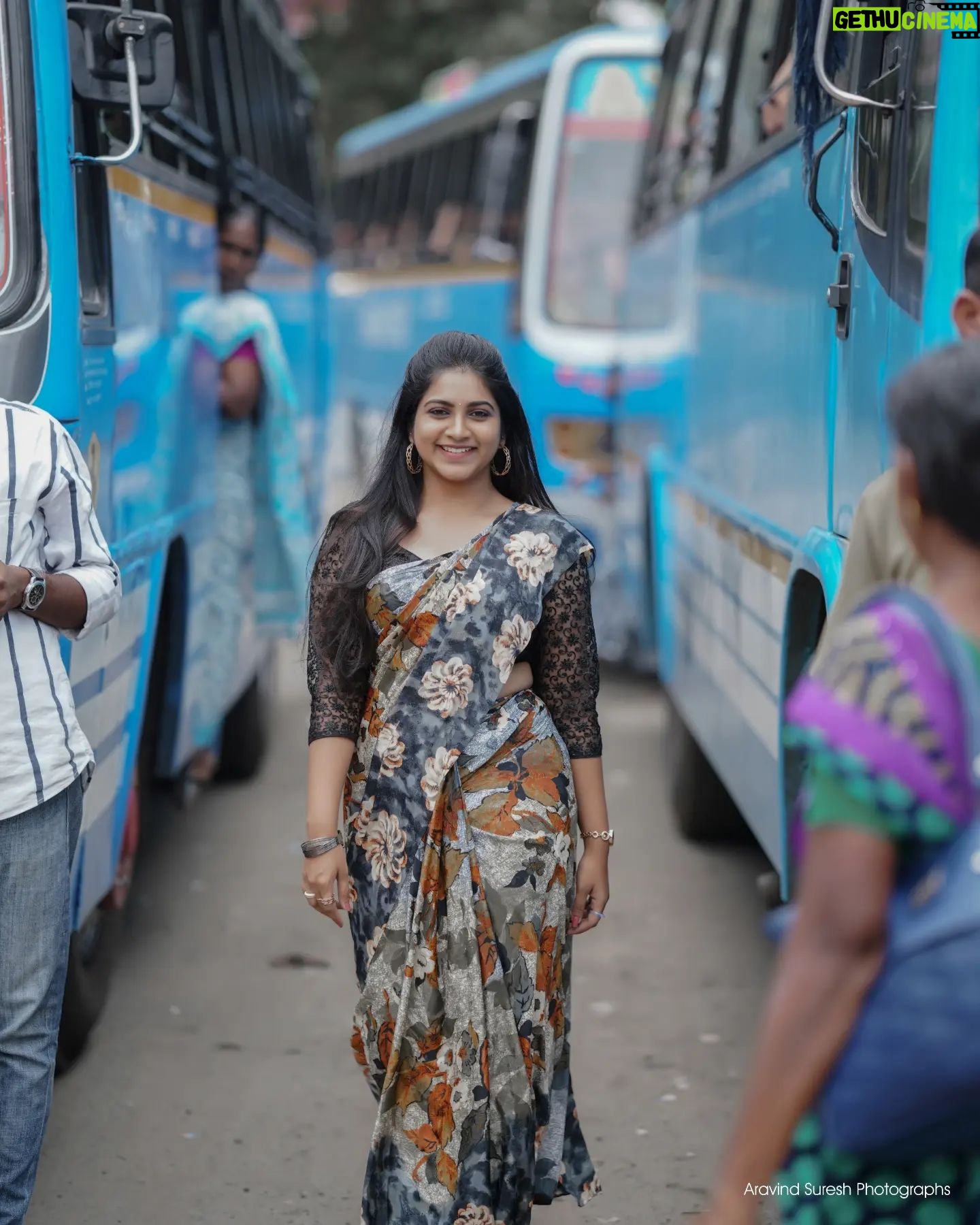 Ankhitha Vinod - 3.5K Likes - 🅦🅐🅝🅓🅔🅡🅔🅡 ❣️🔥
Thiruvalla Road, Bust Stand and Railway station
This was seriously a fun unplanned shoot 😃
📸 : @aravind_vadakkethil
.
#photography #potrait #wanderer #road #railwaystation #busstand #natural #malayalamactress #modelphotography #saree #nomakeup #thiruvalla