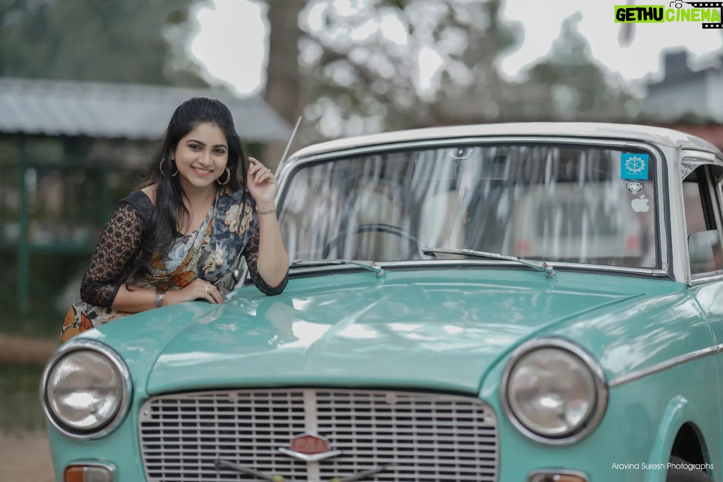 Ankhitha Vinod - 1.8K Likes - 🅡Ⓔ🅣Ⓡ🅞 Ⓑ🅞Ⓛ🅓 💗
📸 : @aravind_vadakkethil
.
#photography #potrait #vintagecar #natural #malayalamactress #modelphotography #saree #nomakeup