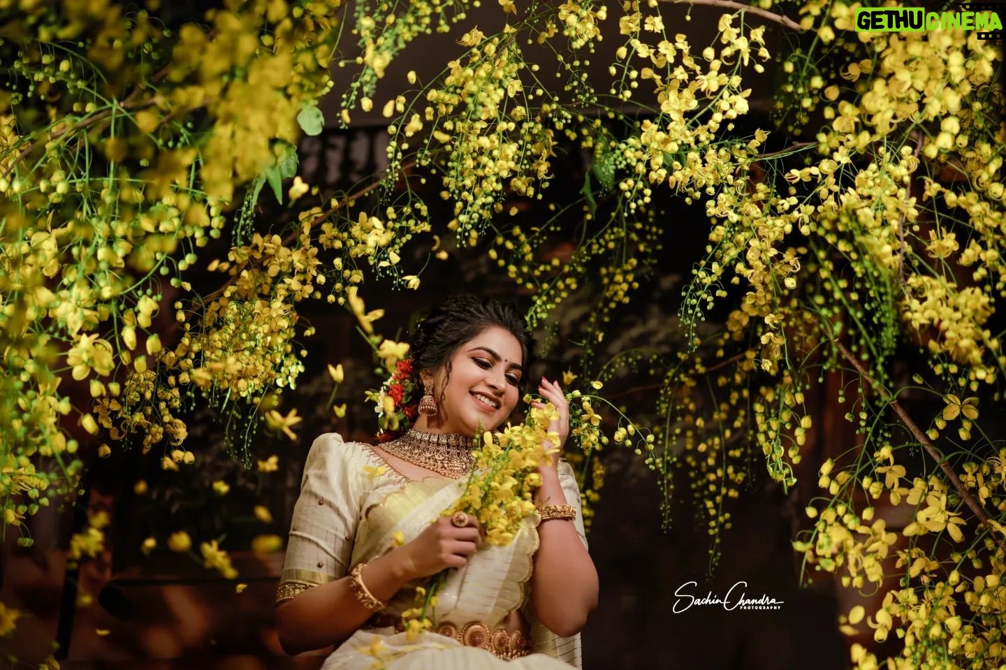 Ankhitha Vinod - 0.9K Likes - എല്ലാവർക്കും ഹൃദയം നിറഞ്ഞ വിഷു ആശംസകൾ 💛💖
📸: @sachinchandraphotography
👗 : @saanshi_handloom_kuthambully
💄: @zayanas_makeover
💍 : @gem.forher
#picoftheday #postoftheday #traditional #ketala #vishu #classy #saree #mallugram #keralagram #instagram #instagramam #malayali #natural #keralasaree #trending #traditional #outfit #followme #ankhithavinod #makeover #love #keralagram #love #freestyle #instagood #instareels #reels #followankhithavinod