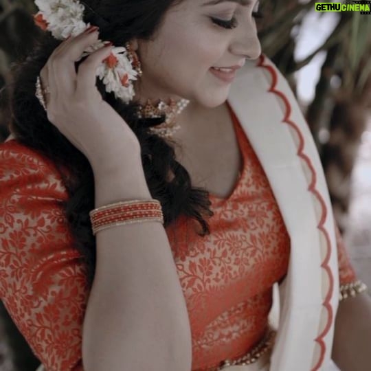 Ankhitha Vinod - 2K Likes - 𝙄𝙩'𝙨 𝙩𝙝𝙚 𝙆𝙚𝙧𝙖𝙡𝙖 𝙏𝙧𝙖𝙙𝙞𝙩𝙞𝙤𝙣𝙖𝙡 𝙎𝙚𝙖𝙨𝙤𝙣 ⏱️❣️✨ #onam
🎥 : @vishnu._cg
👗: @le.darla.boutique
💄: @brides_of_deepthi
#onamspecial #happyonam #traditional #red #temple #dance #malayalamactor #photoshoot #instagramreels #actress #kerala #goingwiththetrend