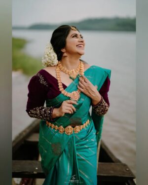 Ankhitha Vinod Instagram - 𝐒𝐡𝐨𝐨𝐭 𝐅𝐨𝐫 @diksha_bridalhub 💙💜✨
.
👗 : @chaithra__creations
💄: @diksha_bridalhub
💍: @akshayabridal 
📸 : @maheshms__
🎨 : @sree.jith.official
..
#blue #bridal #makeup #bridallook #marriage #boat #actor #celebrity #photoshoot #celebritywedding  #trending #picoftheday #shoot
