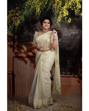 Ankhitha Vinod Instagram - 𝐀𝐝𝐯𝐚𝐧𝐜𝐞 𝐇𝐚𝐩𝐩𝐲 𝐕𝐢𝐬𝐡𝐮 💛💖

📸: @sachinchandraphotography
 👗 : @saanshi_handloom_kuthambully 
💄: @zayanas_makeover
💍 : @gem.forher

#picoftheday #postoftheday #traditional  #ketala #vishu #classy #saree #mallugram #keralagram #instagram #instagramam #malayali  #natural #keralasaree  #trending #traditional #outfit #followme #ankhithavinod #makeover #love #keralagram #love #freestyle #instagood #instareels #reels #followankhithavinod