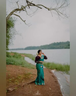 Ankhitha Vinod Instagram - 𝐒𝐡𝐨𝐨𝐭 𝐅𝐨𝐫 @diksha_bridalhub 💙💜✨
.
👗 : @chaithra__creations
💄: @diksha_bridalhub
💍: @akshayabridal 
📸 : @maheshms__
🎨 : @sree.jith.official
..
#blue #bridal #makeup #bridallook #marriage #boat #actor #celebrity #photoshoot #celebritywedding  #trending #picoftheday #shoot