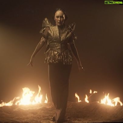 Ankhmaa Gankhuyag Instagram - "𝔑𝔞𝔪𝔞𝔦𝔤 𝔄𝔳𝔞𝔞𝔡 ℌ𝔬𝔩𝔡" My favorite parts 🔥🔥🔥