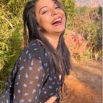Ankita Shrivastav Instagram - Acha chalo me chali bas ek aurr photo khichvaane, tab tak tum expose karo apne doston ko in the comments below! 🔥🙈#naturalekdum #candidphotoskipyaasi . . . . #filmychokri #ankitashrivastav #trip #photo #candid