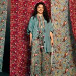 Ankita Shrivastav Instagram - Laughter is the best accessory, but a fabulous outfit doesn't hurt! 😄 Introducing the @rishiandvibhuti Teal Kurta from @gajra.gang styled by this fierce @filmychokri 💃✨ Embrace your unique style and channel your inner boho chic with this signature printed kurta. Get yours at @nykaafashion and let your fashion sense be as bold as your punchlines! 🛒www.nykaafashion.com Exclusively available on Nykaa Fashion. Express Shipping Available. #GajraGang #RishiAndVibhuti #NykaaFashion #Nykaa #JanhviKapoor #Tyohar #NewArrivals #Indianwear #FestiveStyles #FestiveCollection #Diwali #Fashion #Explore #Trending